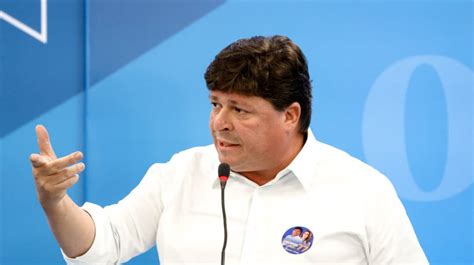 'Chupa aqui pra ver se sai leite', entenda a expressão usada no .